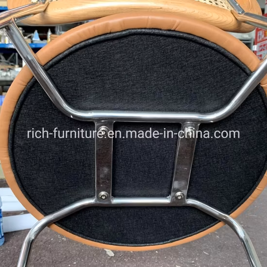 Простой стиль ресторанной мебели с деревянной рамкой из ротанга на спине из полиуретана для сидения, обеденный стул